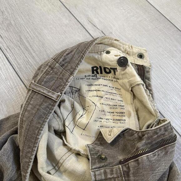 Kuhl Men’s Cargo Utility Pant RIOT Vinatge Patina dye 34x27 Tan Double Knee Work - Picture 10 of 11